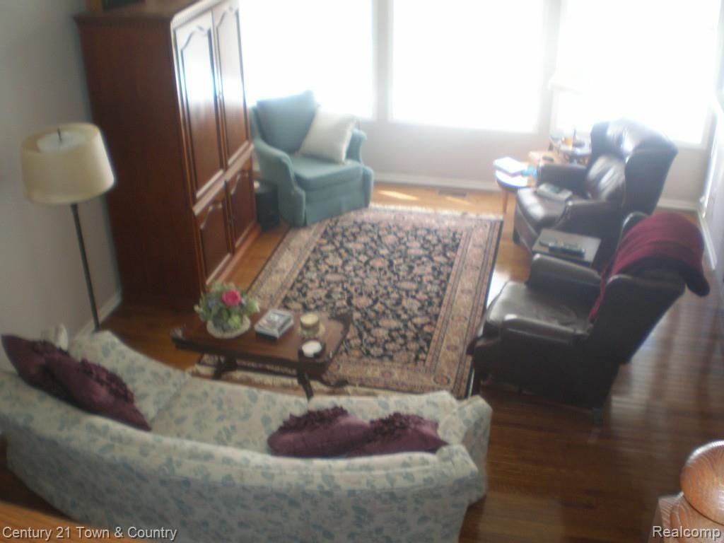 3204 Topview Court Rochester, MI 48309 - Photo 5 of 35 P2260063.jpg