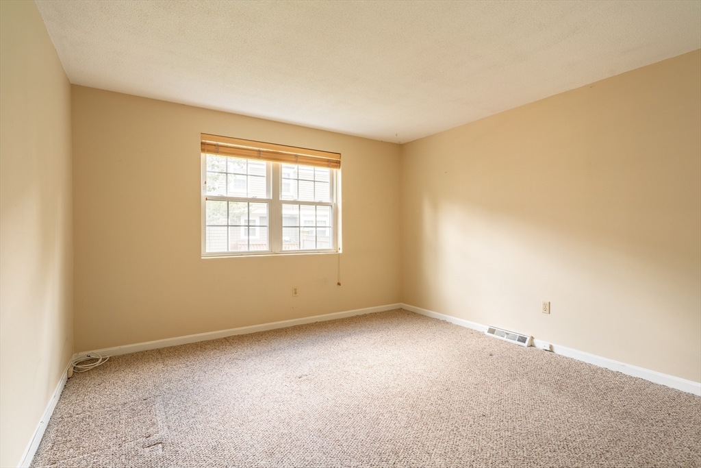 141 Shaw Farm Road, Unit 141 Canton, MA 02021 - Photo 5 of 12 Gallery Image 5