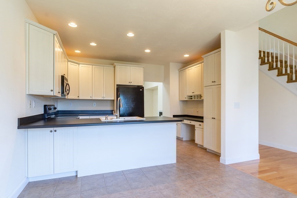 3 Gatecrest Road, Unit 3 Westford, MA 01886 - Photo 8 of 35 Gallery Image 8
