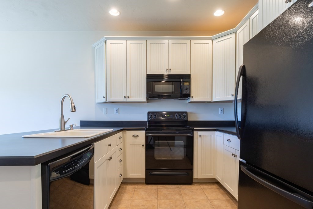 3 Gatecrest Road, Unit 3 Westford, MA 01886 - Photo 10 of 35 Gallery Image 10