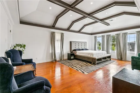 $698,000 | 4232 Fontainebleau Drive, New Orleans, LA 70125