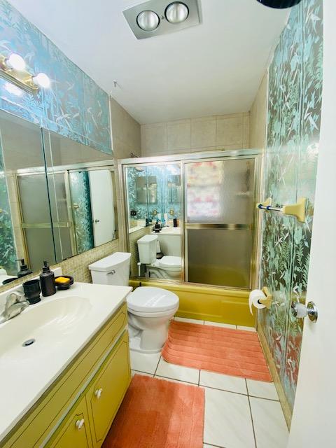 22594 Southwest 64th Way Boca Raton, FL 33428 - Photo 16 of 24 Guest bathroom