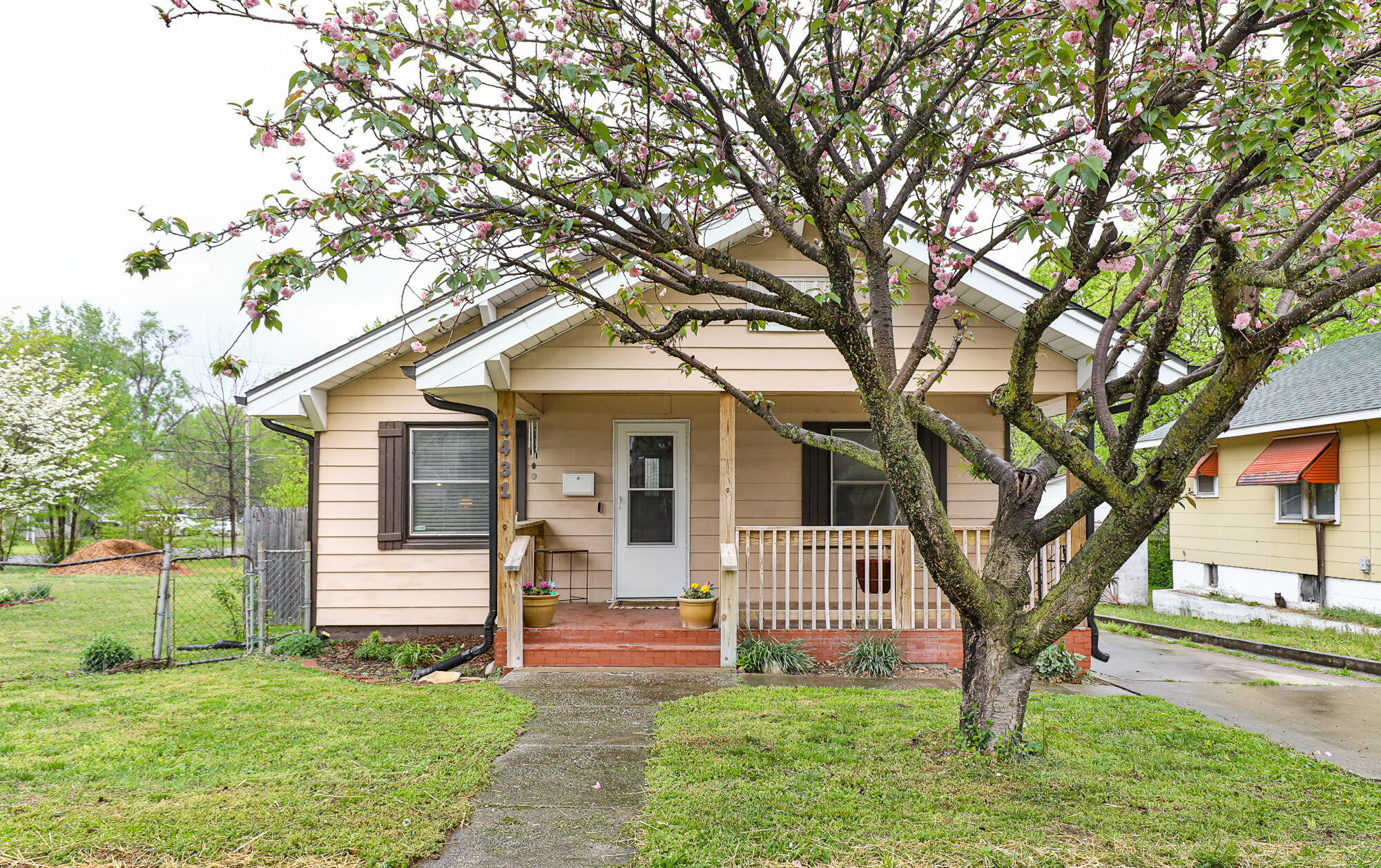 1431 West Nichols Street Springfield, MO 65802 - Photo 1 of 1 7M4A3475