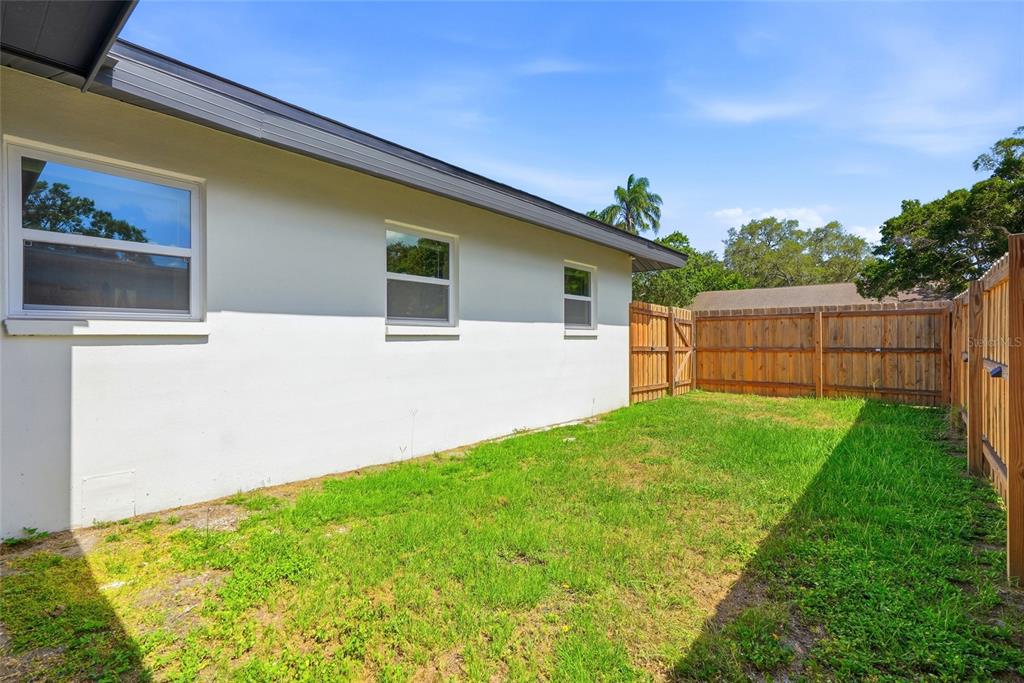 2117 North Hercules Avenue Clearwater, FL 33763 - Photo 34 of 43