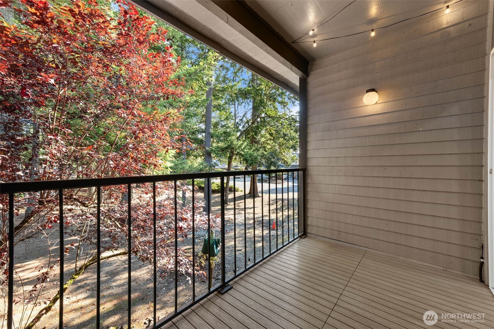 8641 Zircon Drive Southwest, Unit U3 Lakewood, WA 98498 - Photo 26 of 32 a view of a balcony