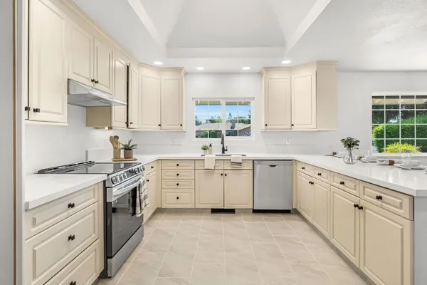 $574,000 | 2482 Country Club Lane, Selma, CA 93662