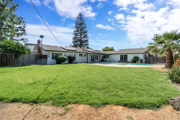 $574,000 | 2482 Country Club Lane, Selma, CA 93662