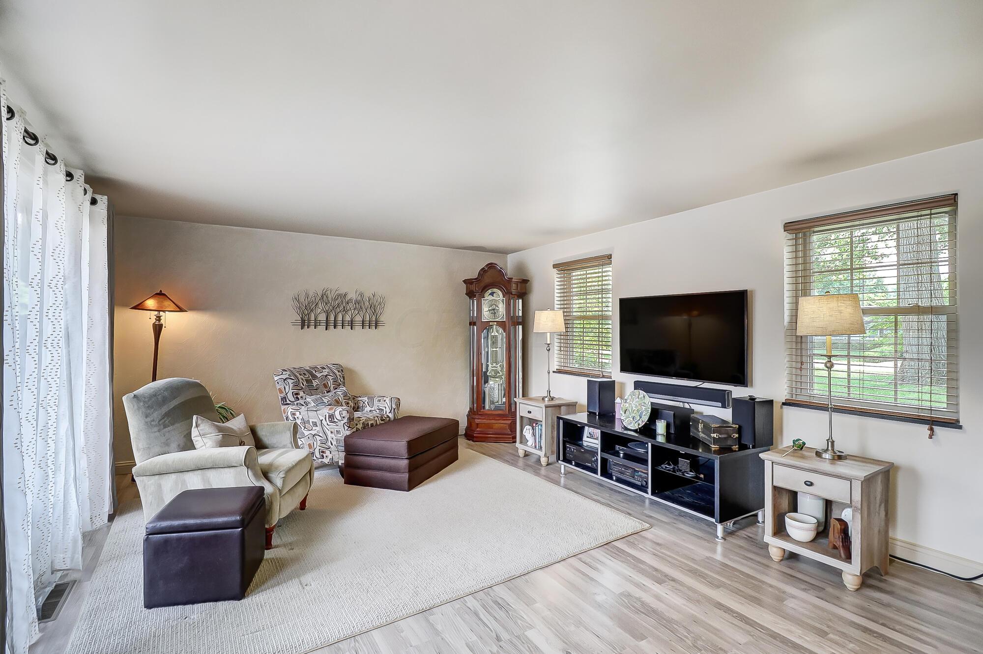 3044 Herrick Road Columbus, OH 43221 - Photo 12 of 36 013