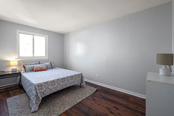 $175,000 | 2102 West 73rd Street, Chicago, IL 60636