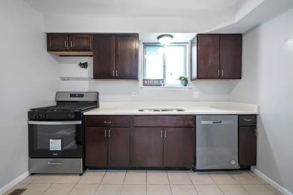 $175,000 | 2102 West 73rd Street, Chicago, IL 60636