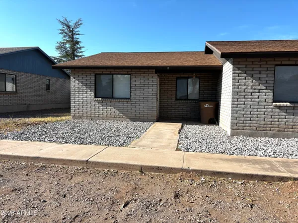 $900 | 2135 Hohokam Drive, Douglas, AZ 85607