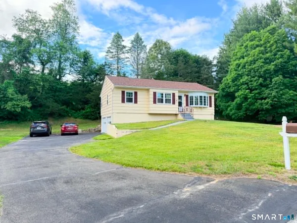 $439,900 | 4 Cherry Heights Terrace, Newtown, CT 06482