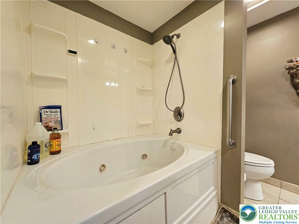 881 Gove Road Nazareth, PA 18064 - Photo 17 of 20 Full bath in LL with jetted tub