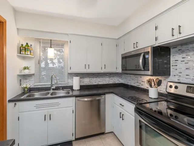 $173,900 | 6936 Nicollet Avenue, Unit 4, Richfield, MN 55423