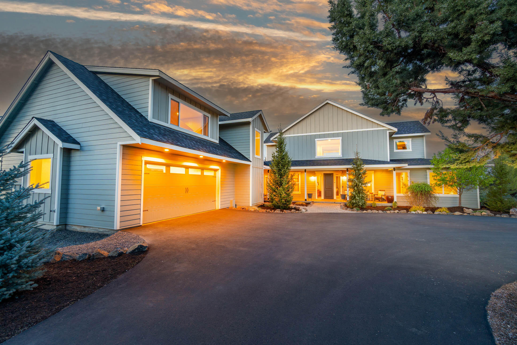 23160 Rickard Road Bend, OR 97702 - Photo 28 of 48 Nicely paved circle drive.