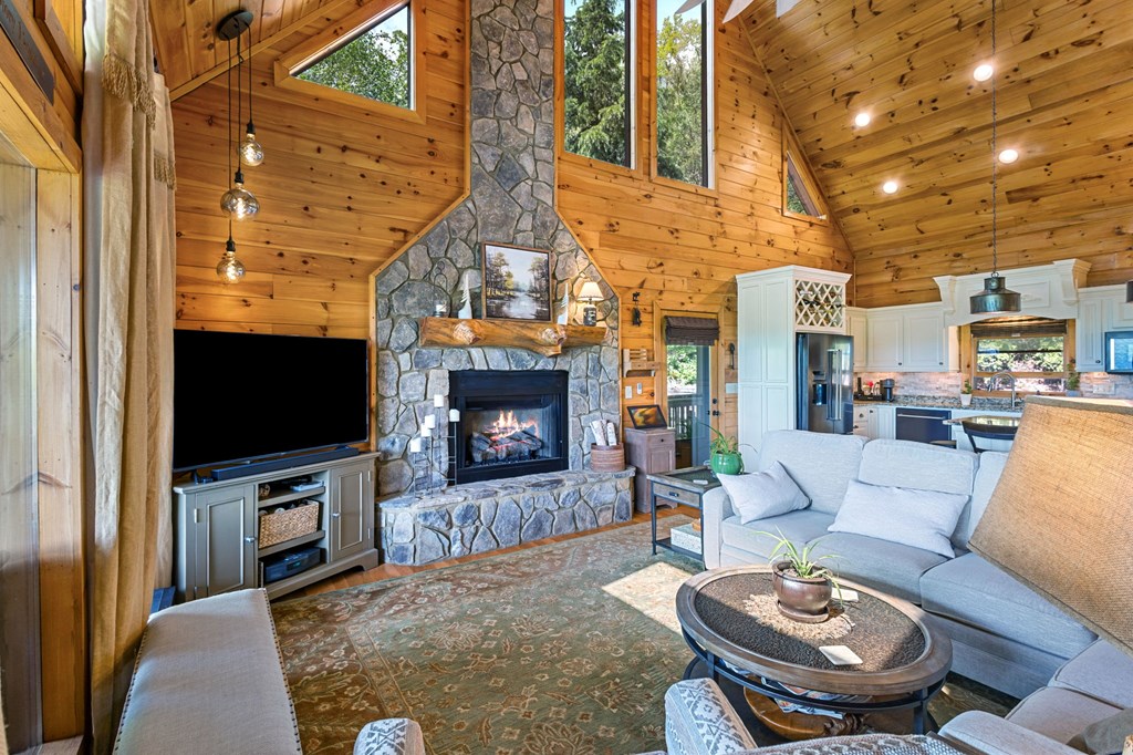 940 Whispering Lake Drive Blue Ridge, GA 30513 - Photo 11 of 70