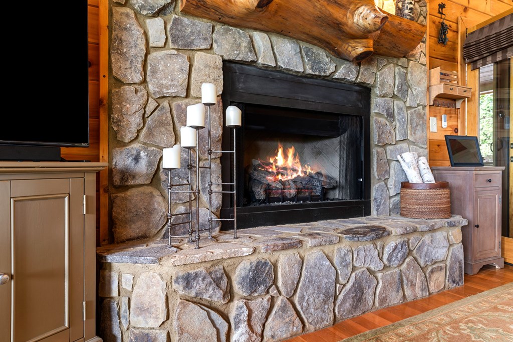 940 Whispering Lake Drive Blue Ridge, GA 30513 - Photo 12 of 70