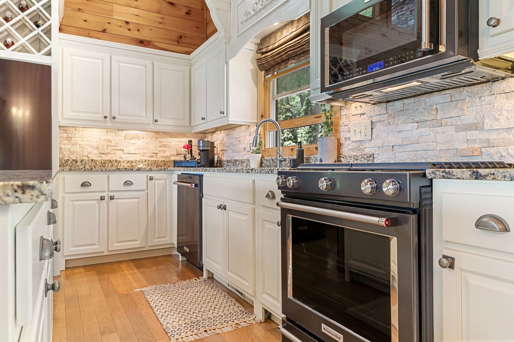 940 Whispering Lake Drive Blue Ridge, GA 30513 - Photo 18 of 70