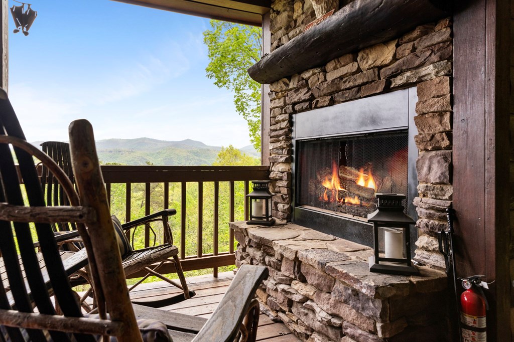 940 Whispering Lake Drive Blue Ridge, GA 30513 - Photo 31 of 70