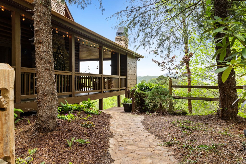 940 Whispering Lake Drive Blue Ridge, GA 30513 - Photo 7 of 70