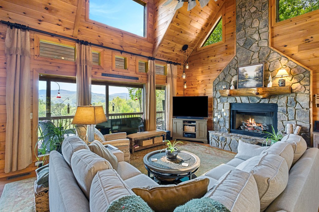 940 Whispering Lake Drive Blue Ridge, GA 30513 - Photo 9 of 70