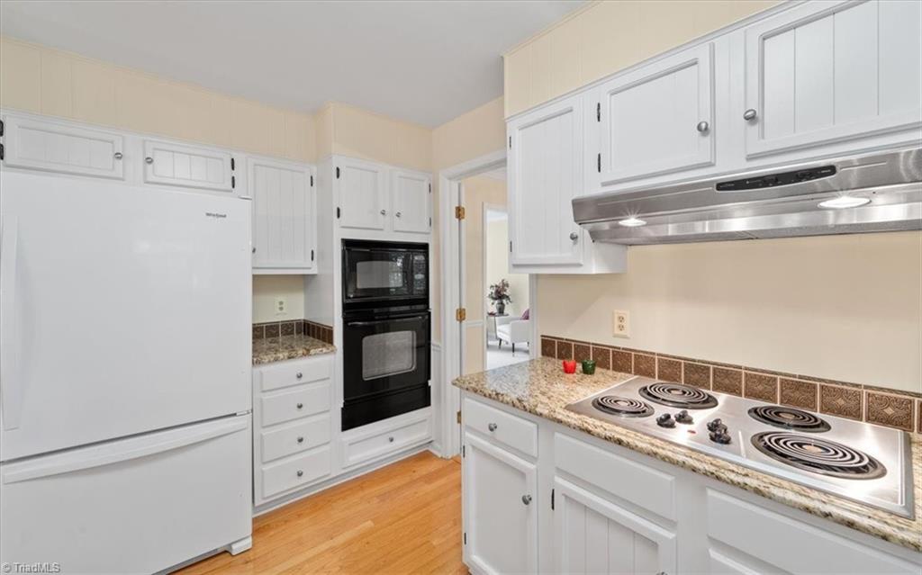 3610 Gramercy Road Greensboro, NC 27410 - Photo 6 of 39 Kitchen