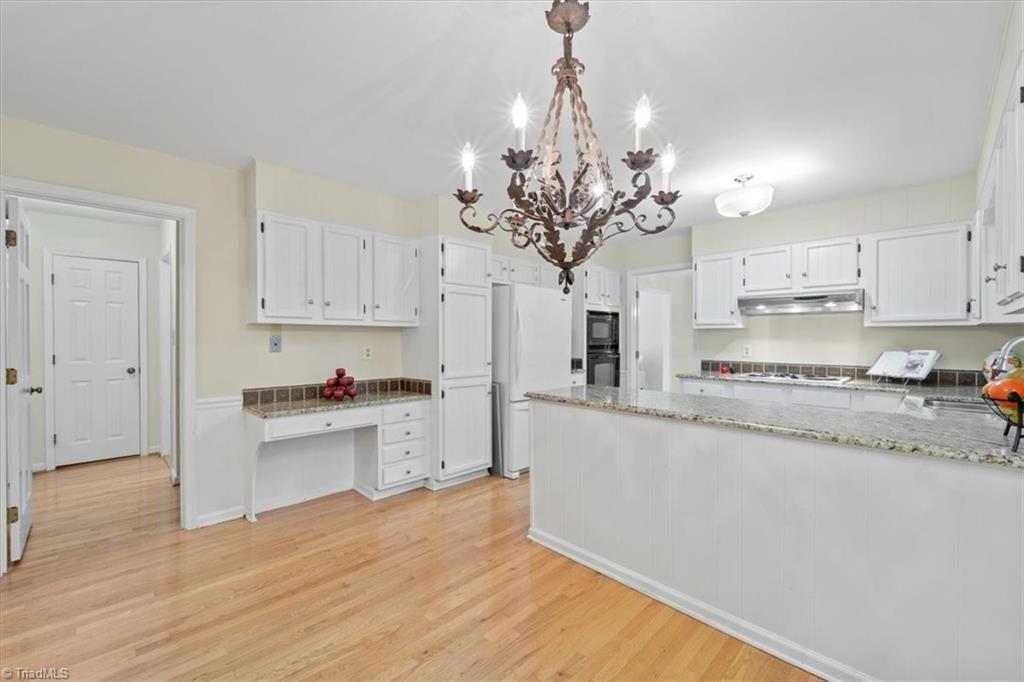 3610 Gramercy Road Greensboro, NC 27410 - Photo 9 of 39 Breakfast Room
