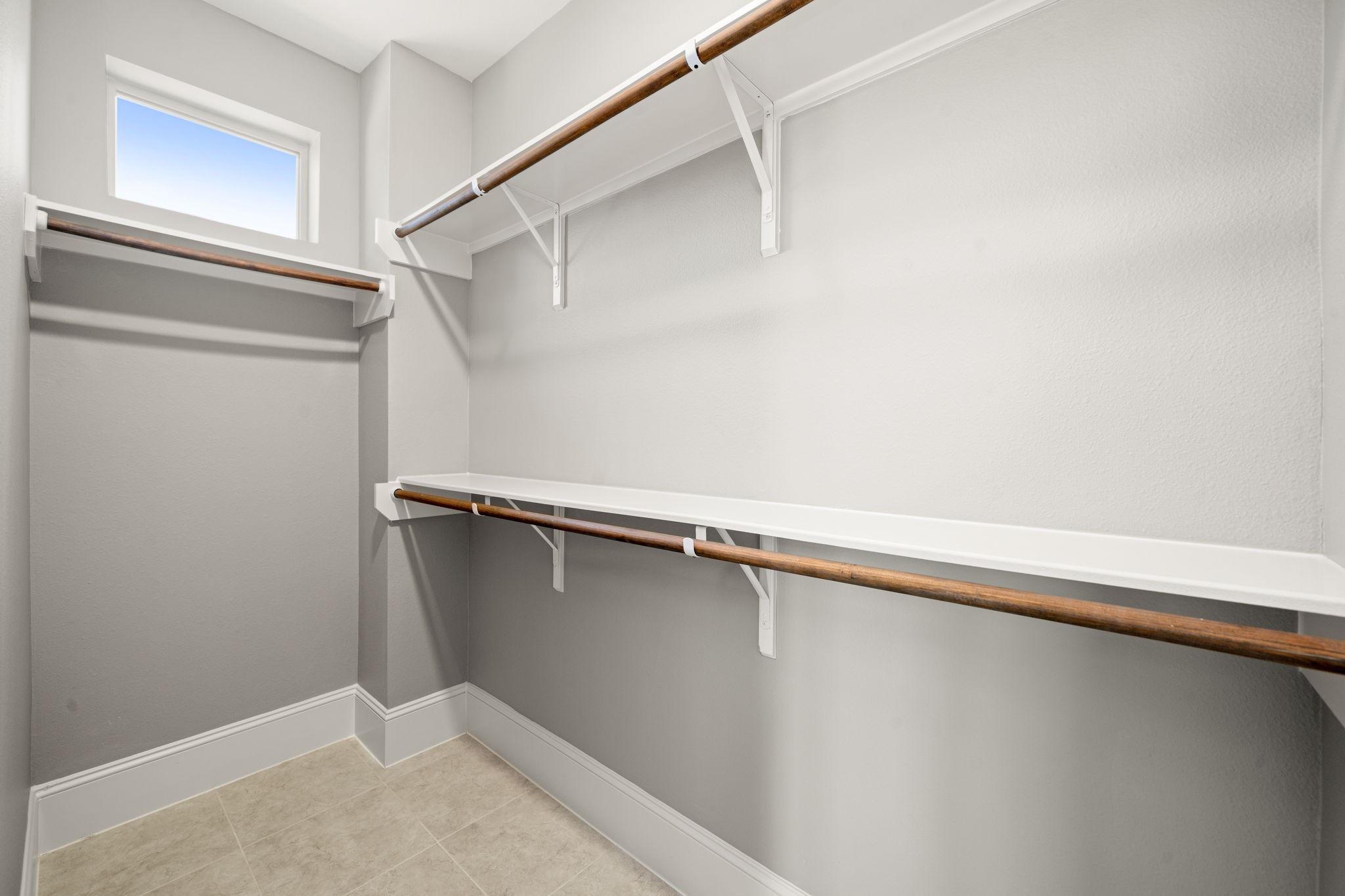 6703 Highclere Manor Lane Houston, TX 77055 - Photo 28 of 36 a view of a room with shelf