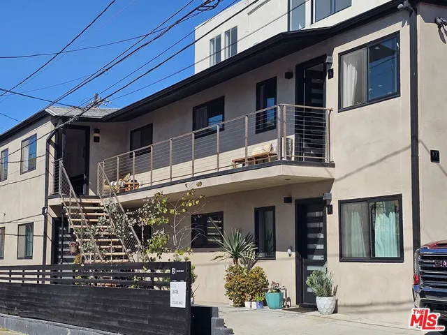 $5,900 | 17 Sunset Avenue, Unit 3, Venice, CA 90291