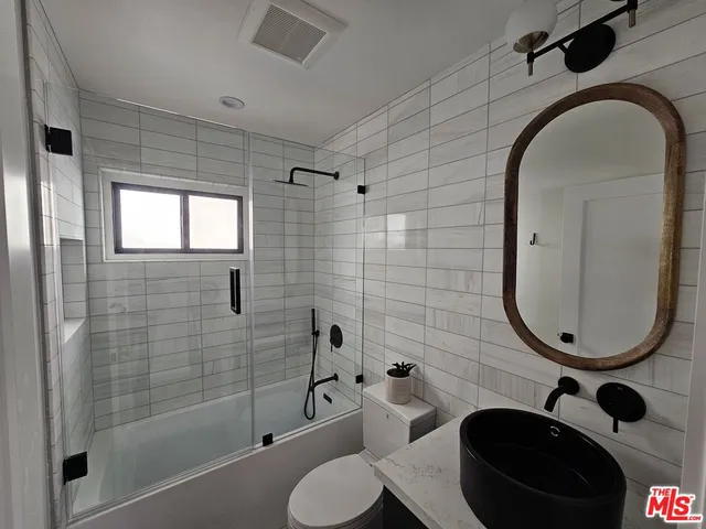 $5,900 | 17 Sunset Avenue, Unit 3, Venice, CA 90291