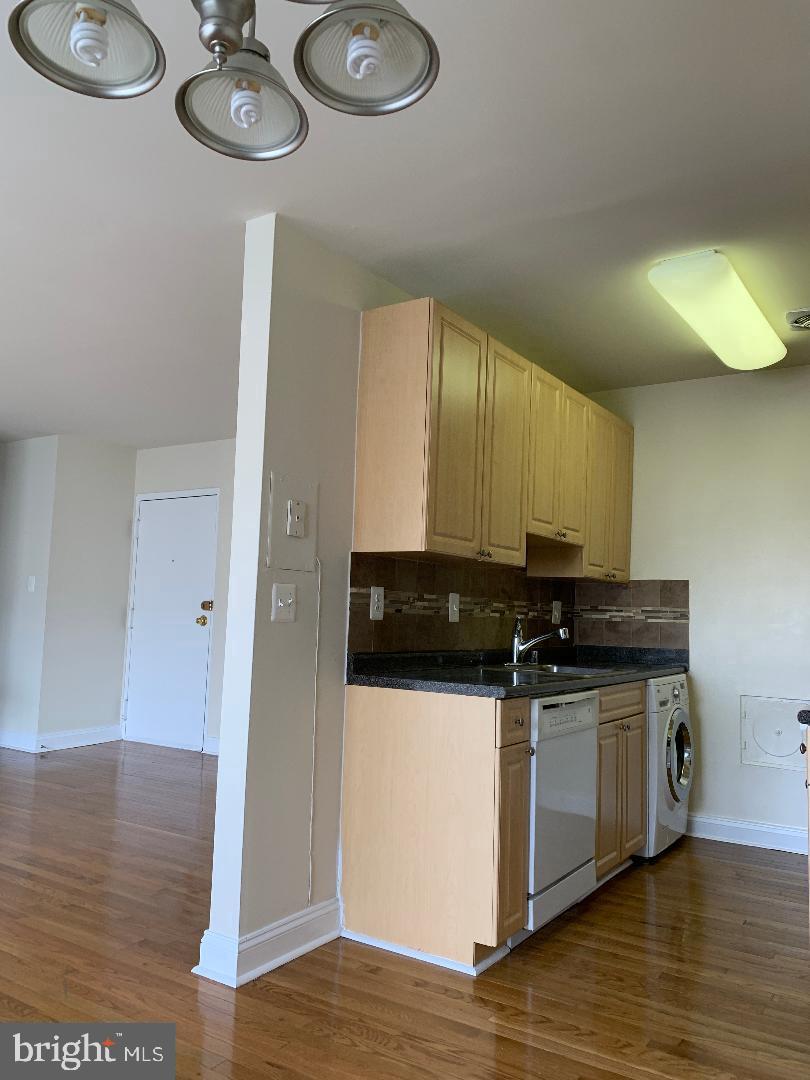 1009 Chillum Road, Unit 409 Hyattsville, MD 20782 - Photo 6 of 14