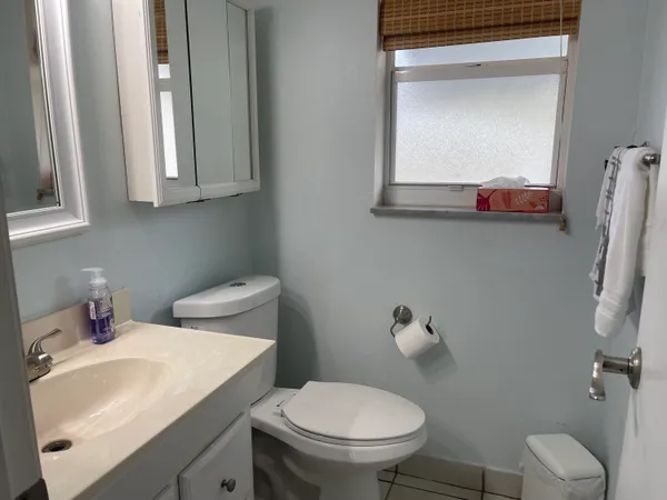 $2,200 | 3123 Southwest Natura Avenue, Deerfield Beach, FL 33441
