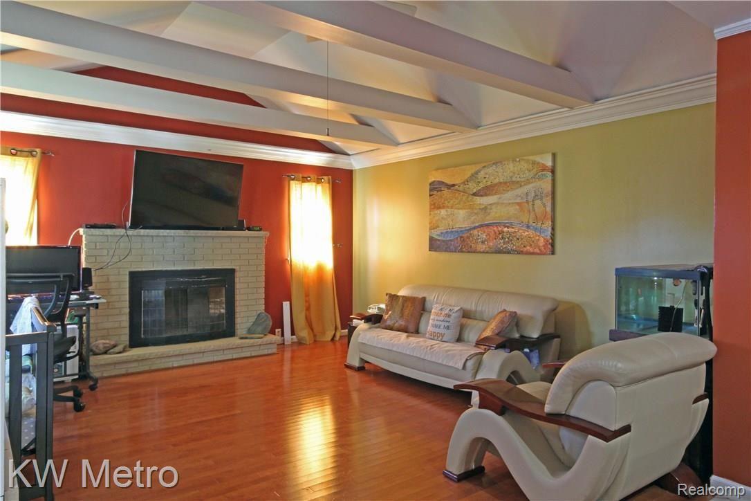 3790 John R Road Rochester, MI 48307 - Photo 5 of 12 John R Living.jpg