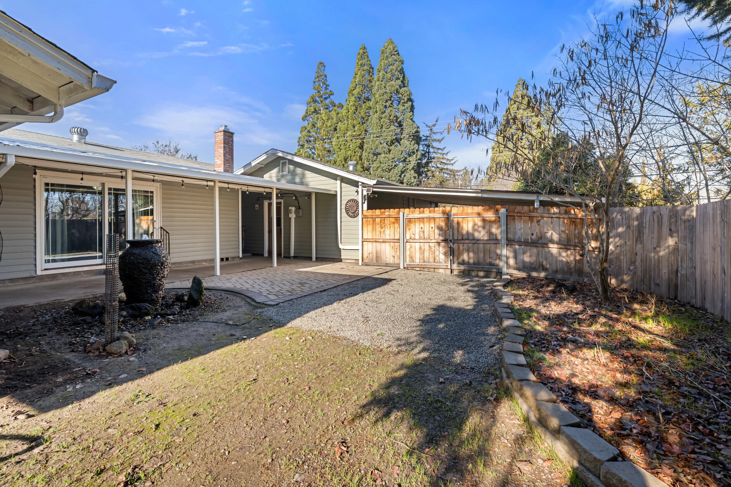 2021 Taylor Road Central Point, OR 97502 - Photo 22 of 27 21_2021-taylor-rd (jenna barnes)-20