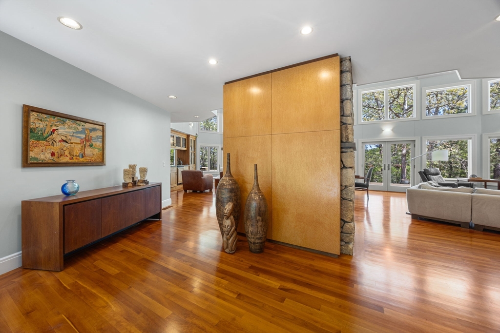 476 Baxter Neck Road Barnstable, MA 02648 - Photo 5 of 42 Gallery Image 5