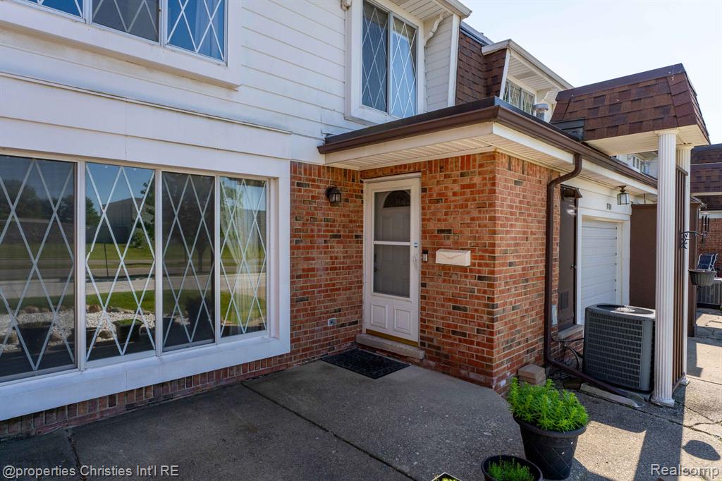 8700 Common Road Warren, MI 48093 - Photo 36 of 38