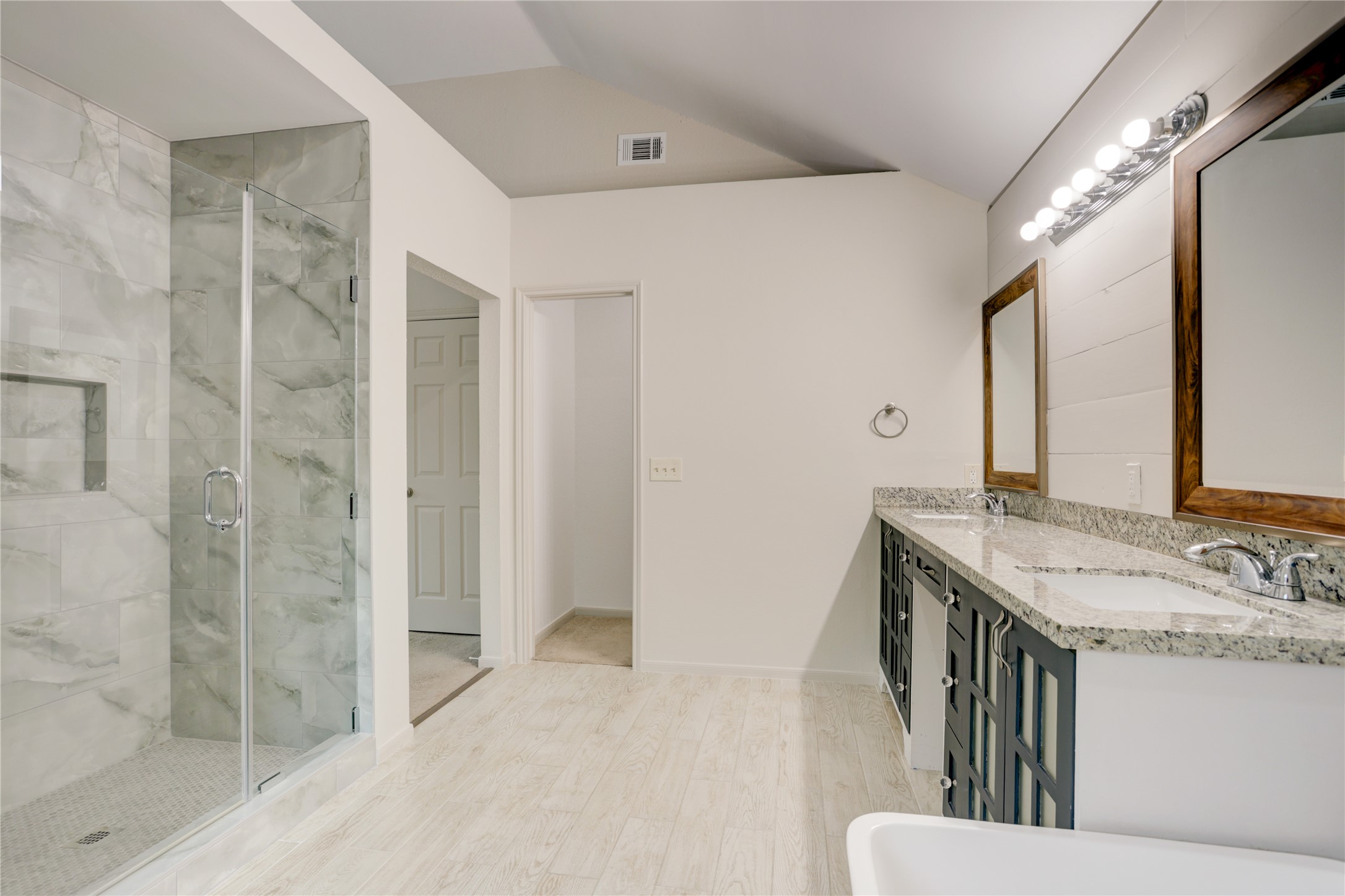 3122 Rimrock Drive Missouri City, TX 77459 - Photo 20 of 29 a bathroom with a sink and a mirror