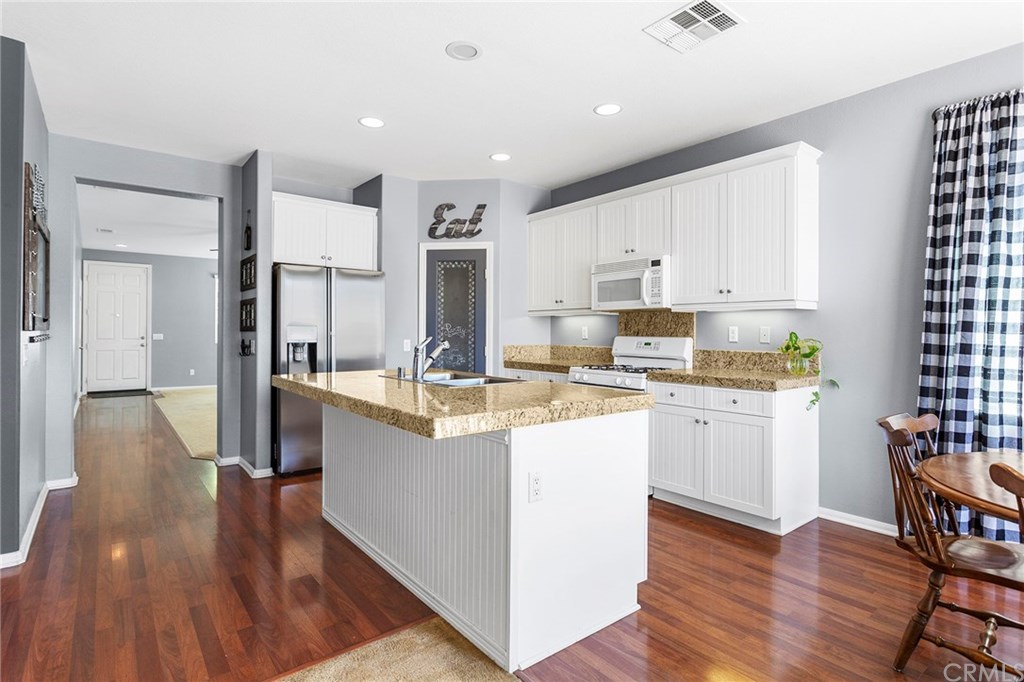 4865 Duskywing Road Hemet, CA 92545 - Photo 8 of 28 Gallery Image 8
