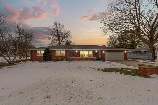 $359,900 | 421 Mc Indoe Street, Owatonna, MN 55060