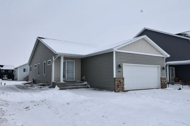 $399,000 | 7454 21st Street South, Fargo, ND 58104