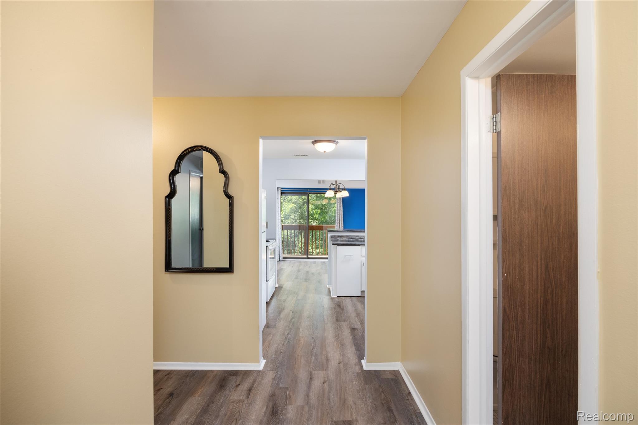 1693 Riverside Drive, Unit 3 Rochester, MI 48309 - Photo 11 of 25 Entrance/Foyer view