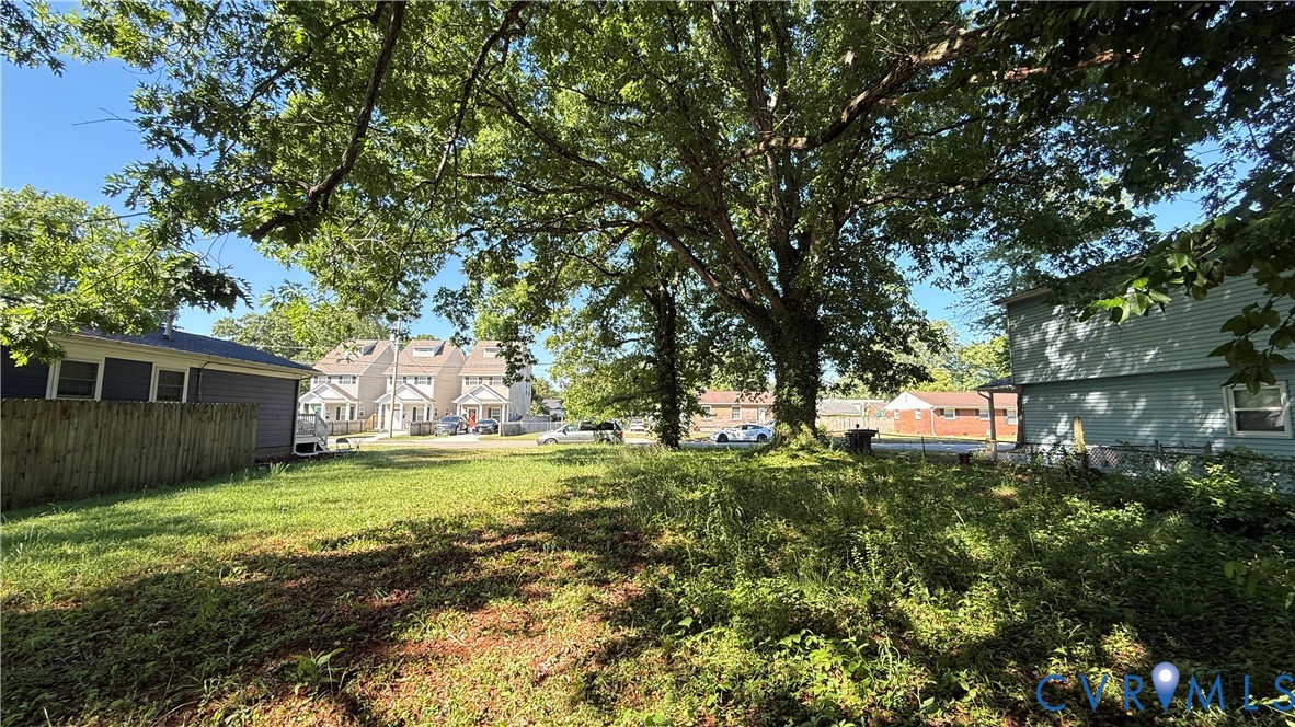 806 Ridgeway Avenue Hampton, VA 23661 - Photo 1 of 7 Expansive lot featuring mature trees providing amp