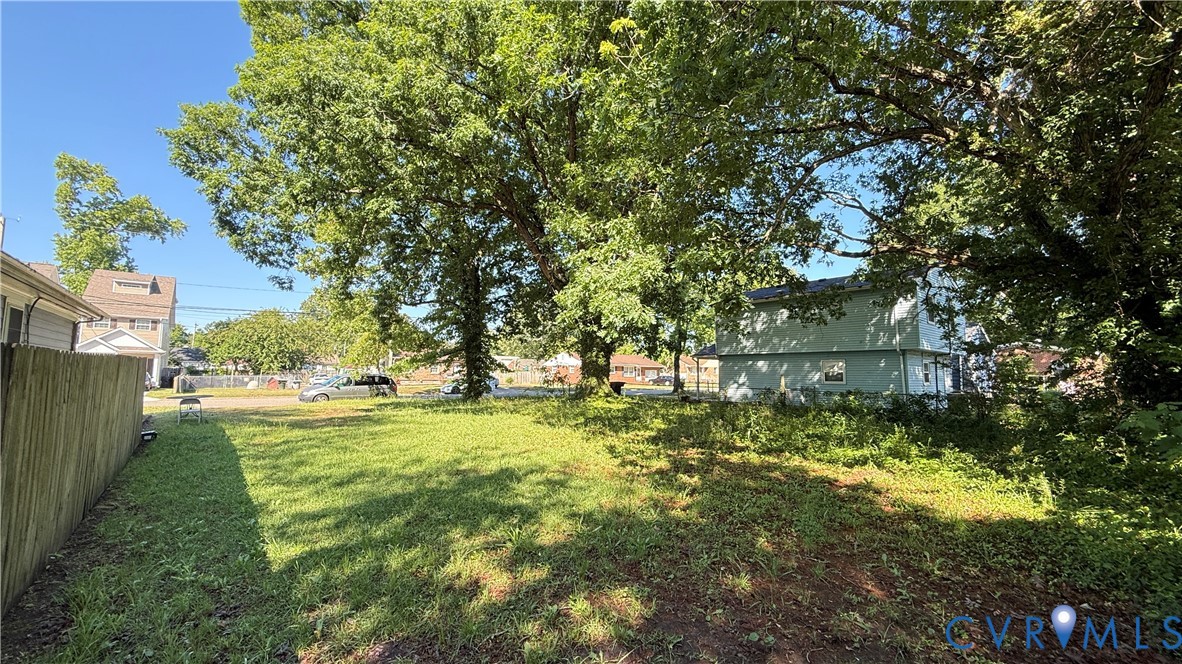 806 Ridgeway Avenue Hampton, VA 23661 - Photo 5 of 7 Expansive grassy yard area with mature trees and p
