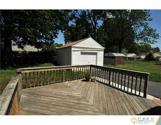 44 Idlewild Road Edison, NJ 08817 - Photo 8 of 15