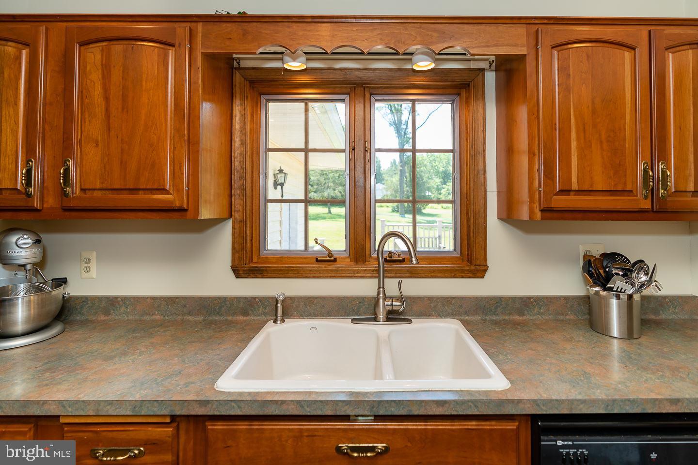 4742 Beck Road Emmaus, PA 18049 - Photo 9 of 24 Gallery Image 9