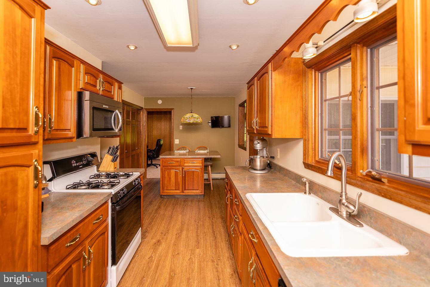 4742 Beck Road Emmaus, PA 18049 - Photo 10 of 24 Gallery Image 10