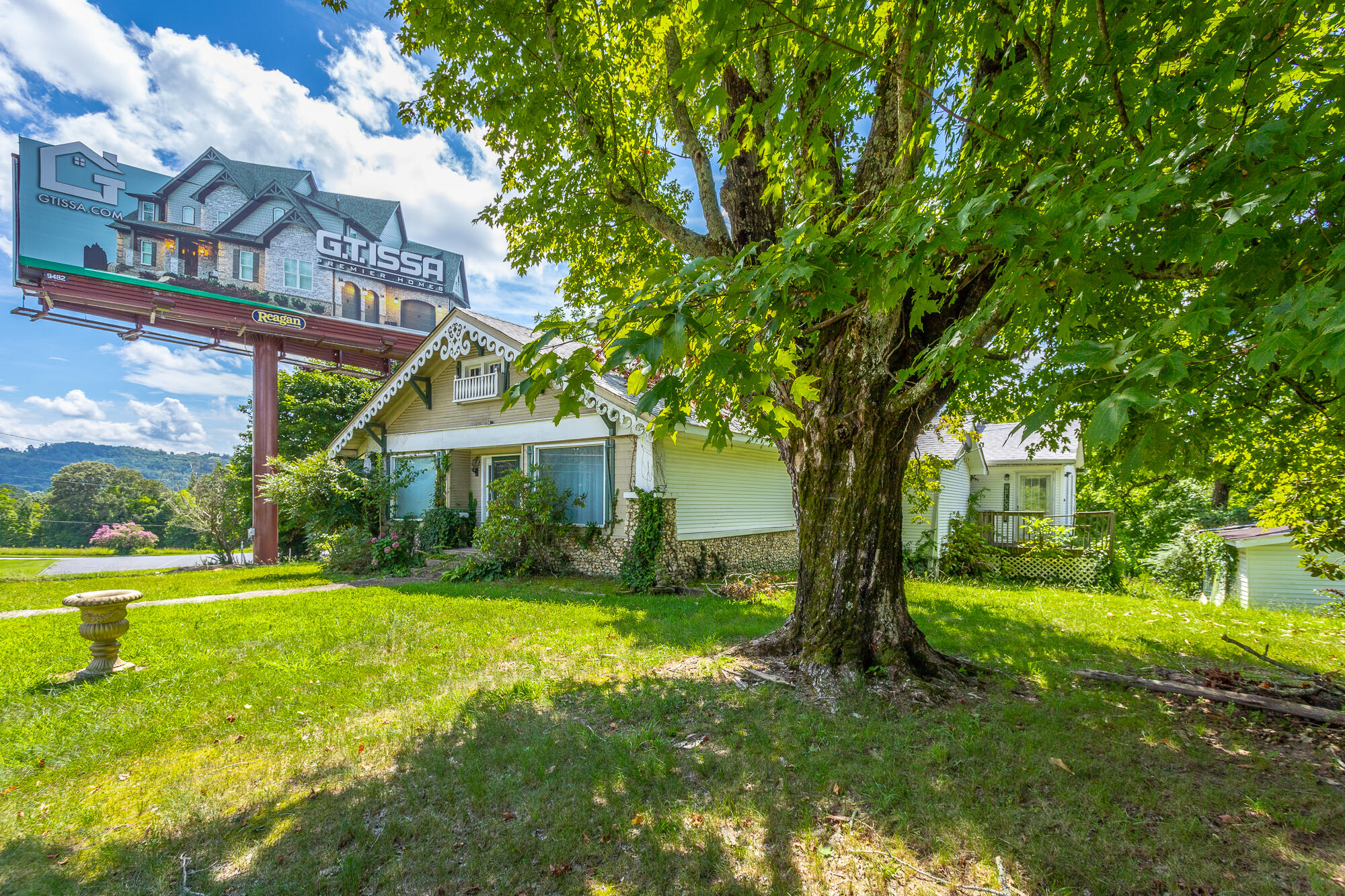 9514 East Brainerd Road Chattanooga, TN 37421 - Photo 12 of 42 Front View