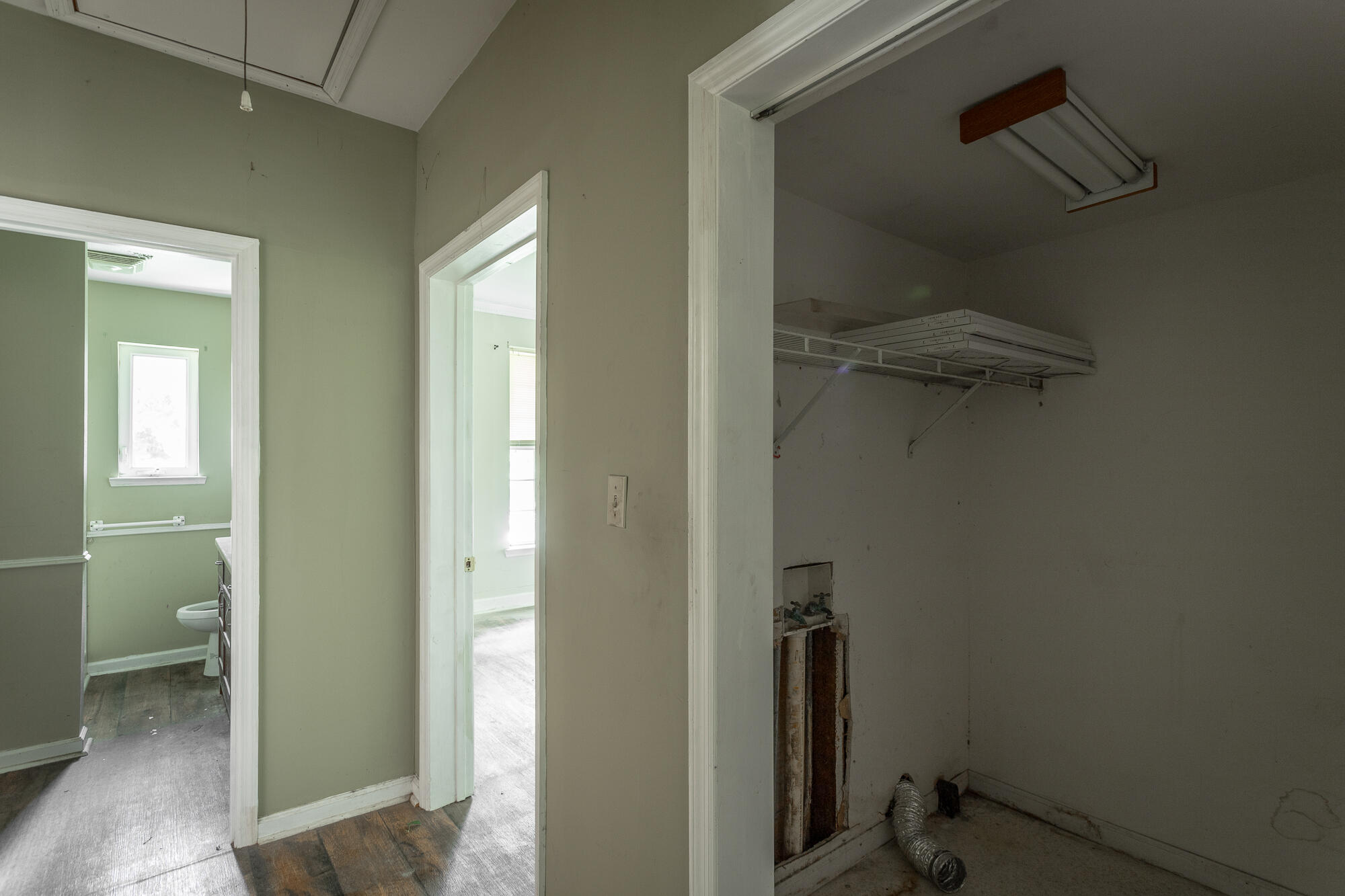 9514 East Brainerd Road Chattanooga, TN 37421 - Photo 29 of 42 Bathroom
