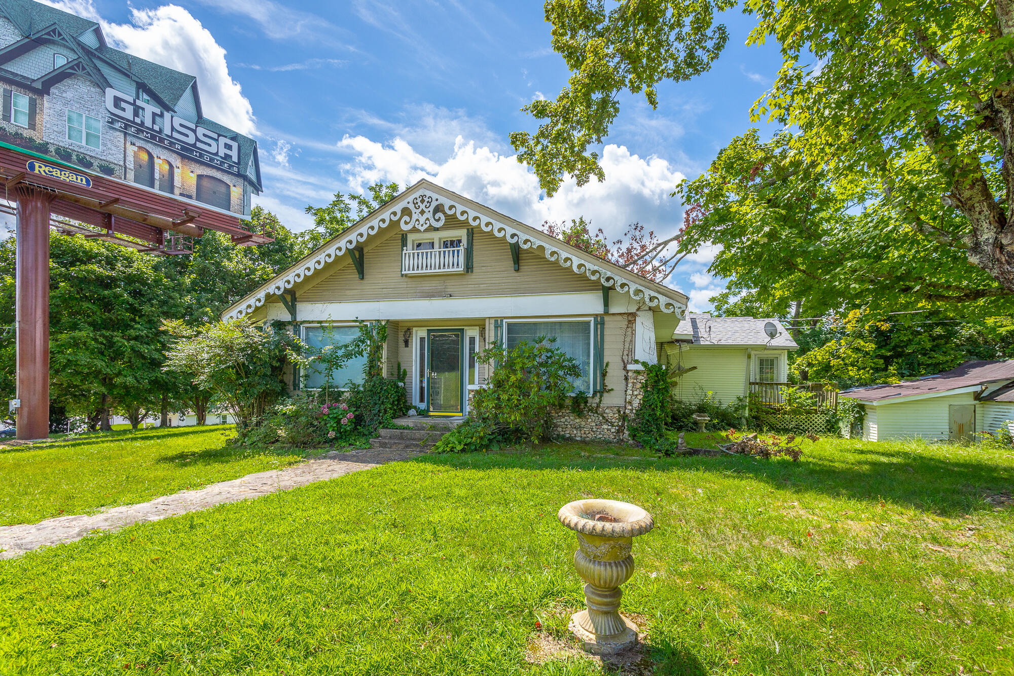 9514 East Brainerd Road Chattanooga, TN 37421 - Photo 4 of 42 Front of the House