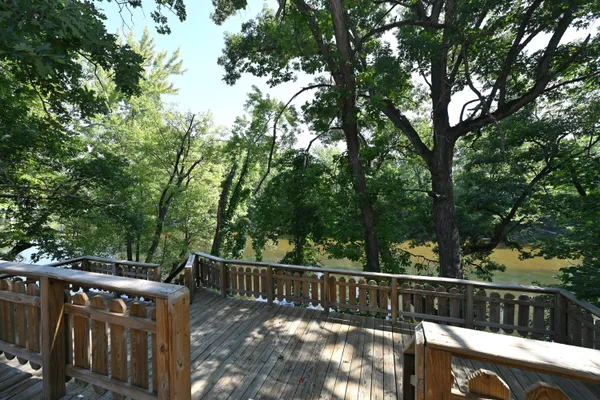 $260,000 | 610 North Forest Drive, Winamac, IN 46996